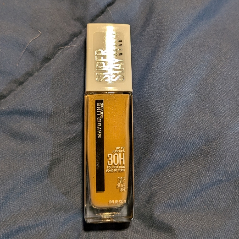 Maybelline super stay foundation